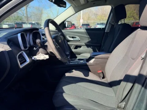 More photos of 2010 Chevrolet Equinox LT at Hank Graff Chevrolet Davison, MI