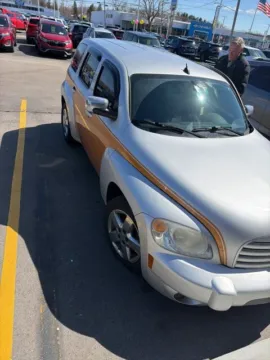 More photos of 2010 Chevrolet HHR LT at Hank Graff Chevrolet Davison, MI