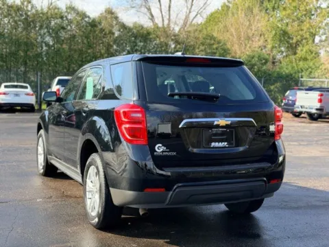 More photos of 2017 Chevrolet Equinox LS at Hank Graff Chevrolet Davison, MI