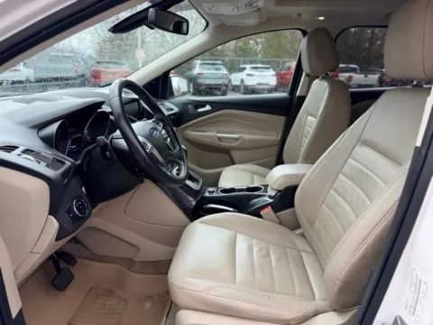 More photos of 2014 Ford Escape Titanium at Hank Graff Chevrolet Davison, MI