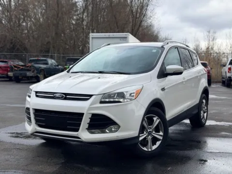 White 2014 Ford Escape Titanium for sale in Davison, MI