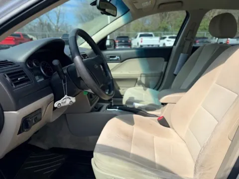 More photos of 2008 Ford Fusion SE at Hank Graff Chevrolet Davison, MI