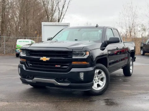 Black 2017 Chevrolet Silverado 1500 LT for sale in Davison, MI