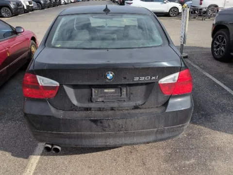 More photos of 2006 BMW 3 Series 330xi at Hank Graff Chevrolet Davison, MI