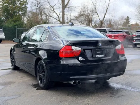 More photos of 2006 BMW 3 Series 330xi at Hank Graff Chevrolet Davison, MI