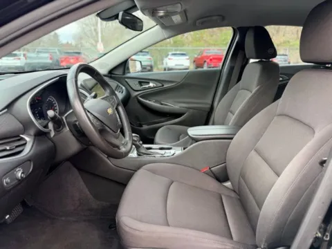 More photos of 2022 Chevrolet Malibu LT at Hank Graff Chevrolet Davison, MI