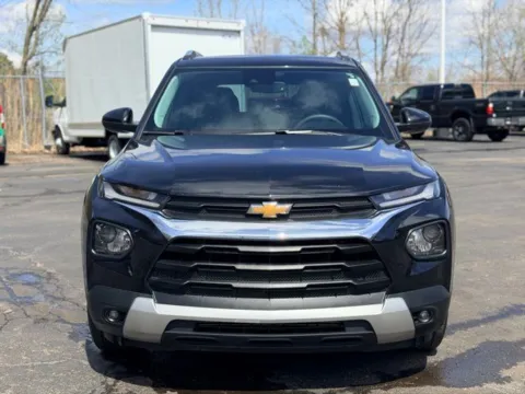 Photos of 2023 Chevrolet TrailBlazer LT for sale in Davison, MI at Hank Graff Chevrolet Davison