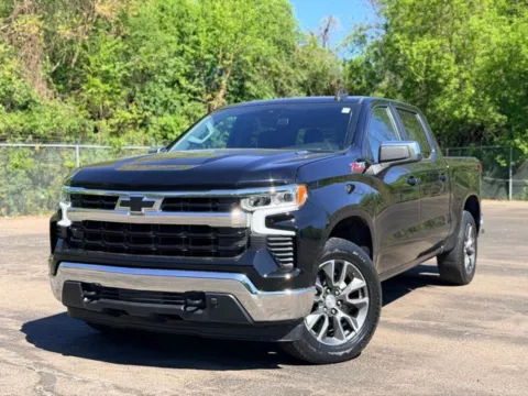 Black 2022 Chevrolet Silverado 1500 LT for sale in Davison, MI