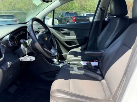 More photos of 2021 Chevrolet Trax LT at Hank Graff Chevrolet Davison, MI