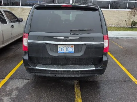 More photos of 2012 Chrysler Town & Country Touring-L at Hank Graff Chevrolet Davison, MI