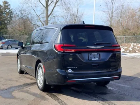 More photos of 2023 Chrysler Pacifica Touring L at Hank Graff Chevrolet Davison, MI