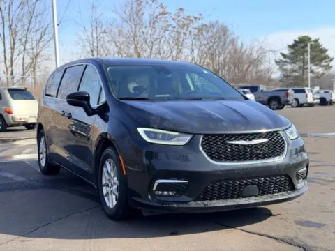 Another view of 2023 Chrysler Pacifica Touring L for sale in Davison, MI at Hank Graff Chevrolet Davison