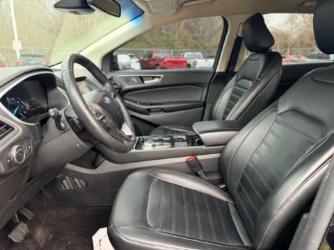 More photos of 2020 Ford Edge SEL at Hank Graff Chevrolet Davison, MI