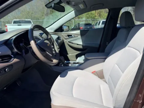 More photos of 2016 Chevrolet Malibu LT at Hank Graff Chevrolet Davison, MI