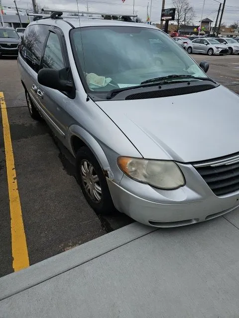 Silver 2007 Chrysler Town & Country Touring for sale in Davison, MI