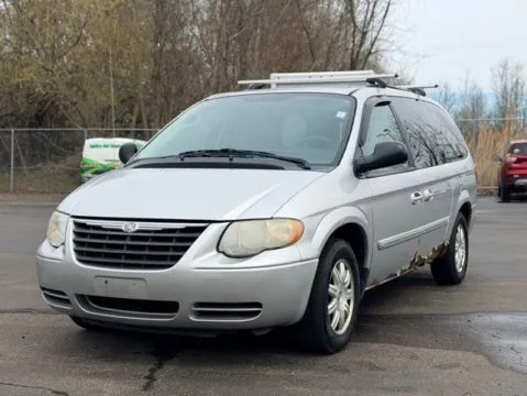 Silver 2007 Chrysler Town & Country Touring for sale in Davison, MI