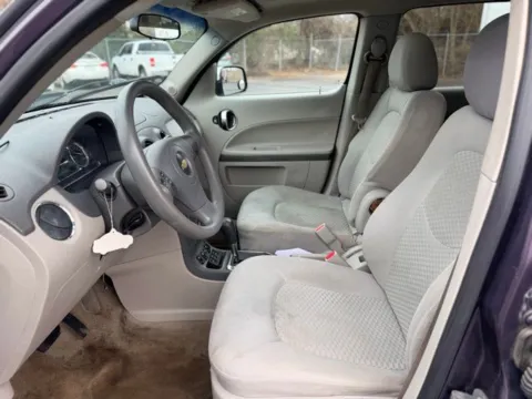 More photos of 2006 Chevrolet HHR LT at Hank Graff Chevrolet Davison, MI