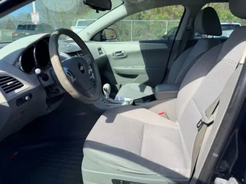 More photos of 2010 Chevrolet Malibu LS at Hank Graff Chevrolet Davison, MI