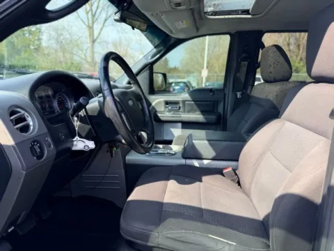 More photos of 2006 Ford F-150 XLT at Hank Graff Chevrolet Davison, MI