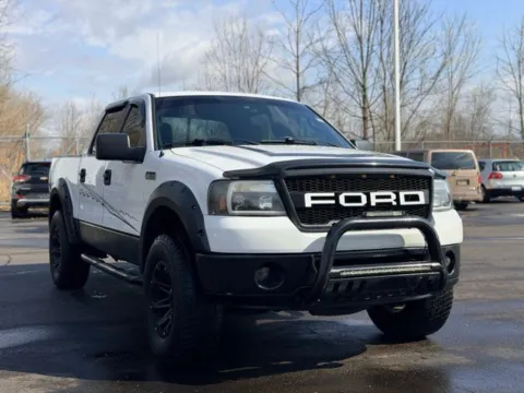 Photos of 2006 Ford F-150 XLT for sale in Davison, MI at Hank Graff Chevrolet Davison