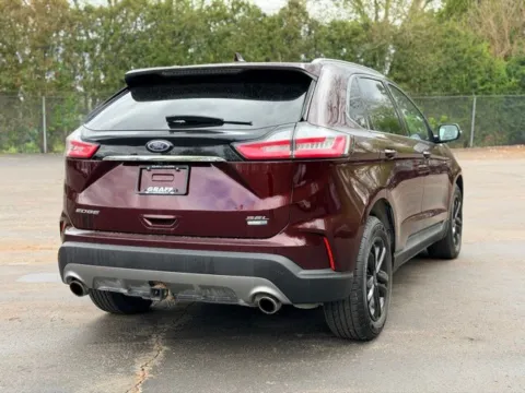 More photos of 2019 Ford Edge SEL at Hank Graff Chevrolet Davison, MI