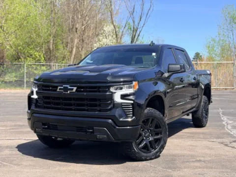 Black 2023 Chevrolet Silverado 1500 LT Trail Boss for sale in Davison, MI