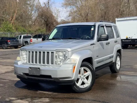 Silver 2009 Jeep Liberty Sport for sale in Davison, MI