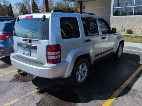 More photos of 2009 Jeep Liberty Sport at Hank Graff Chevrolet Davison, MI