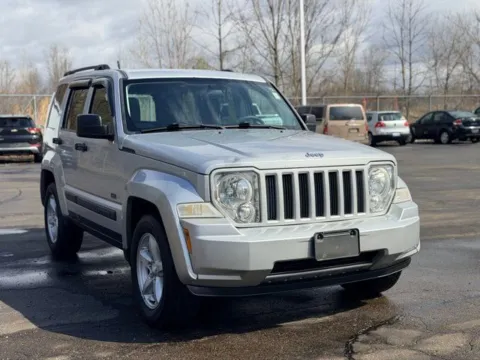 Photos of 2009 Jeep Liberty Sport for sale in Davison, MI at Hank Graff Chevrolet Davison