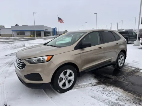 Gold 2020 Ford Edge SE for sale in Davison, MI