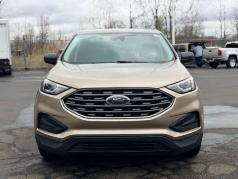 Photos of 2020 Ford Edge SE for sale in Davison, MI at Hank Graff Chevrolet Davison
