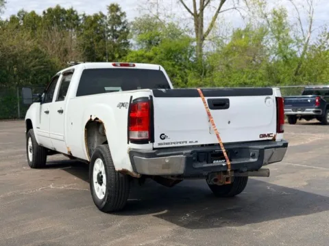 More photos of 2011 GMC Sierra 2500HD SLE at Hank Graff Chevrolet Davison, MI