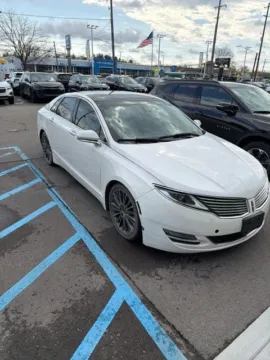White 2014 Lincoln MKZ for sale in Davison, MI