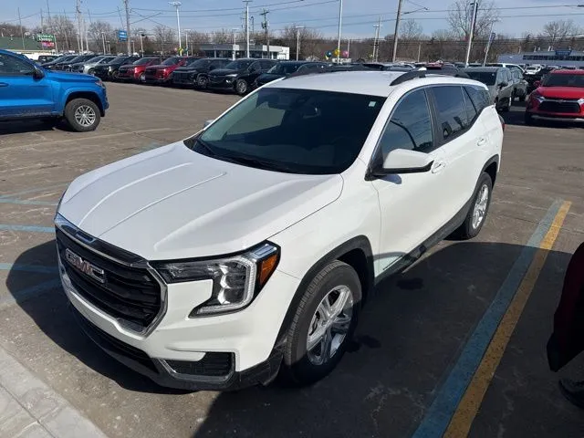 White 2023 GMC Terrain SLE for sale in Davison, MI
