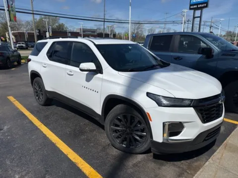 White 2023 Chevrolet Traverse RS for sale in Davison, MI