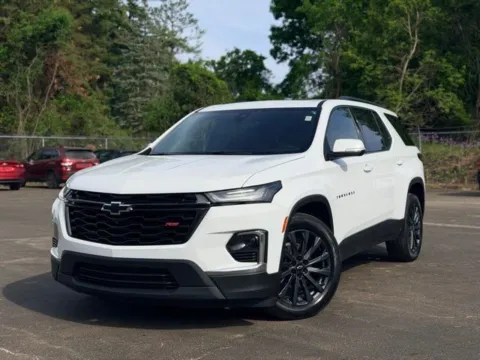 White 2023 Chevrolet Traverse RS for sale in Davison, MI