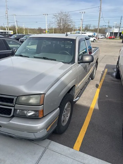 Silver 2007 Chevrolet Silverado 1500 Classic LT for sale in Davison, MI