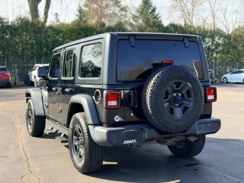 More photos of 2018 Jeep Wrangler Unlimited Sport at Hank Graff Chevrolet Davison, MI