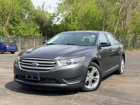 Gray 2018 Ford Taurus SE for sale in Davison, MI