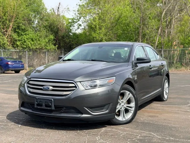 2018 Ford Taurus SE FWD's photo