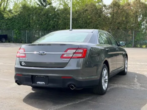 More photos of 2018 Ford Taurus SE at Hank Graff Chevrolet Davison, MI