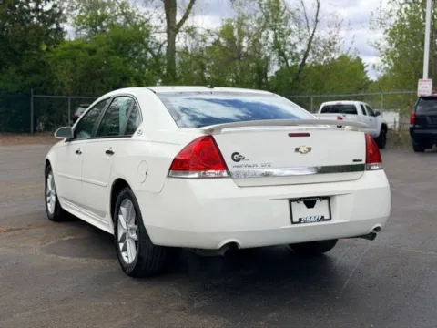 More photos of 2009 Chevrolet Impala LTZ at Hank Graff Chevrolet Davison, MI