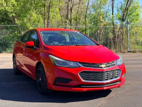 Photos of 2017 Chevrolet Cruze LT for sale in Davison, MI at Hank Graff Chevrolet Davison