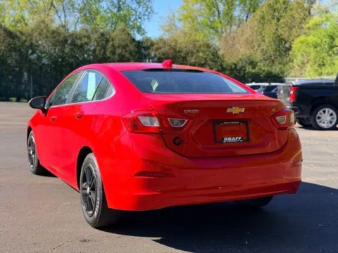 More photos of 2017 Chevrolet Cruze LT at Hank Graff Chevrolet Davison, MI