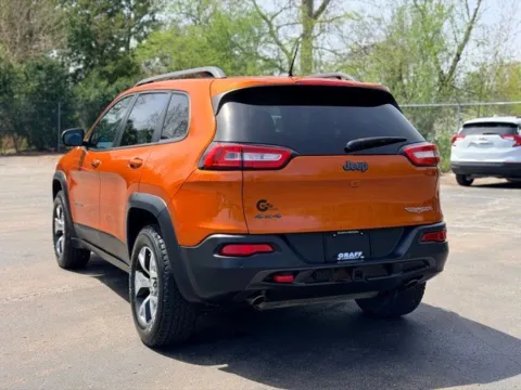 More photos of 2015 Jeep Cherokee Trailhawk at Hank Graff Chevrolet Davison, MI