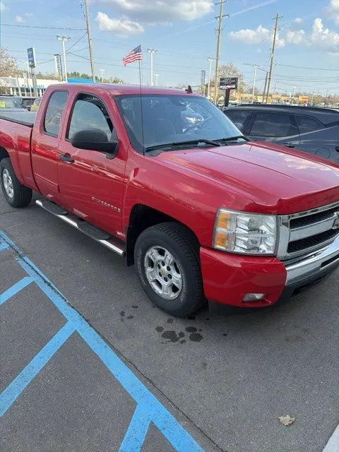 Red 2009 Chevrolet Silverado 1500 LT for sale in Davison, MI