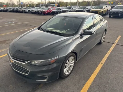 Gray 2018 Chevrolet Malibu LT for sale in Davison, MI
