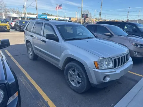 Photos of 2006 Jeep Grand Cherokee Laredo for sale in Davison, MI at Hank Graff Chevrolet Davison