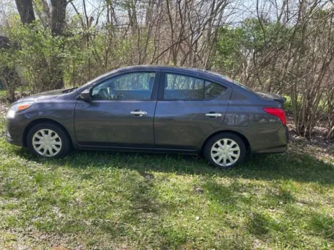 More photos of 2015 Nissan Versa 1.6 SV at Hank Graff Chevrolet Davison, MI