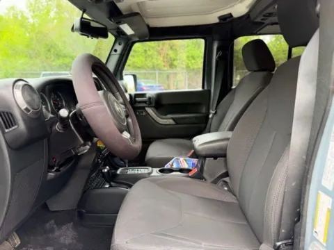 More photos of 2015 Jeep Wrangler Unlimited Sport at Hank Graff Chevrolet Davison, MI